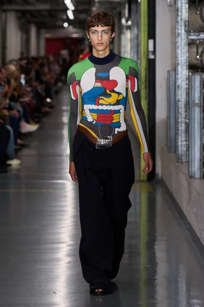 Look 30